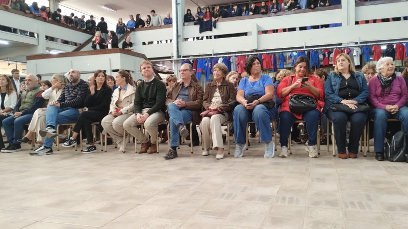 Emotiva celebraci�n de los 80 a�os del Colegio Nacional